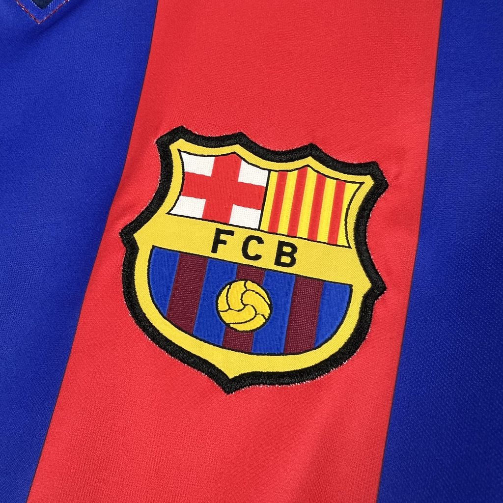 Camiseta Barcelona x Olivia Rodrigo