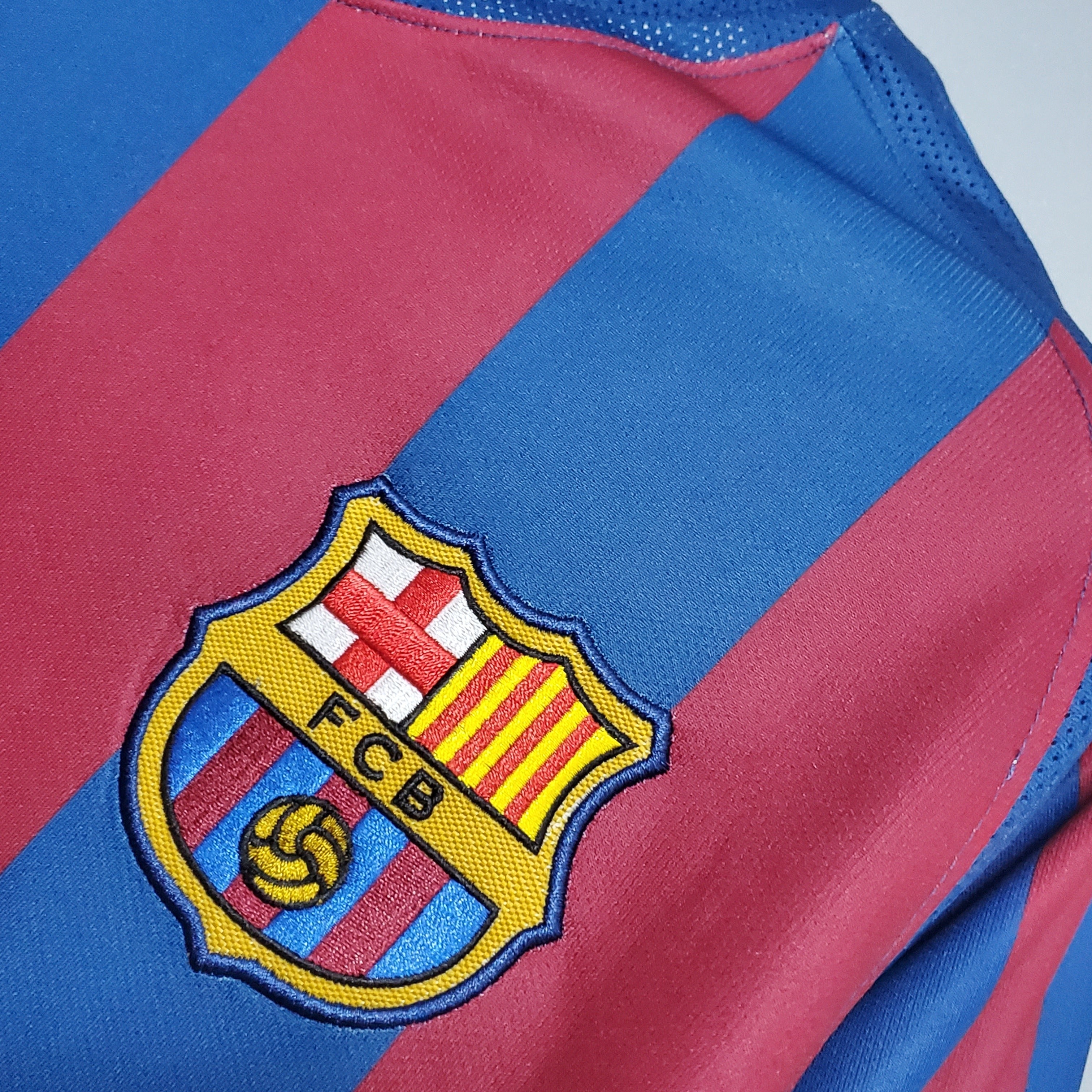 Camiseta Barcelona 2005-06 - Local - Retro