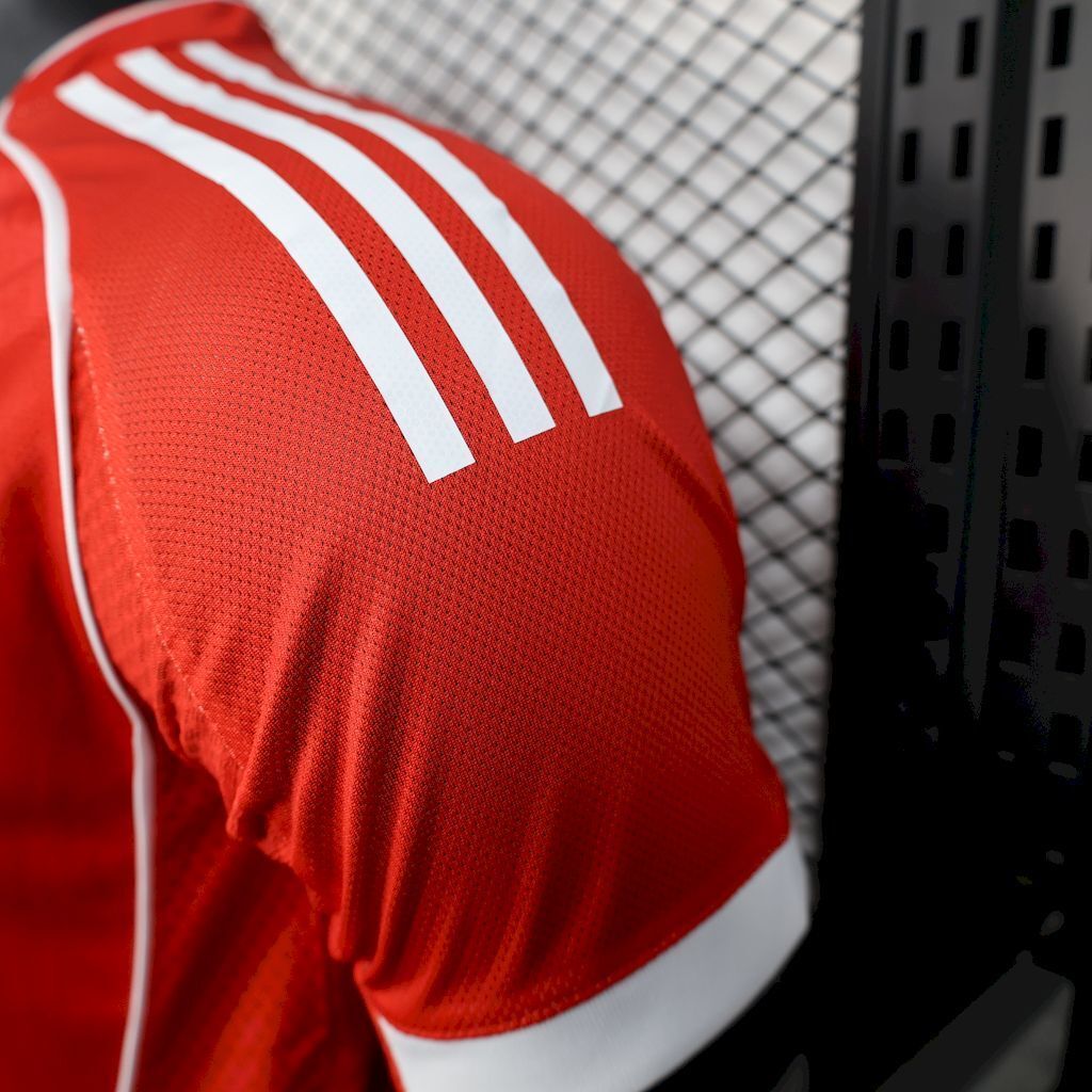 Camiseta Bayern Munich 2025-26 Versión Jugador - Local