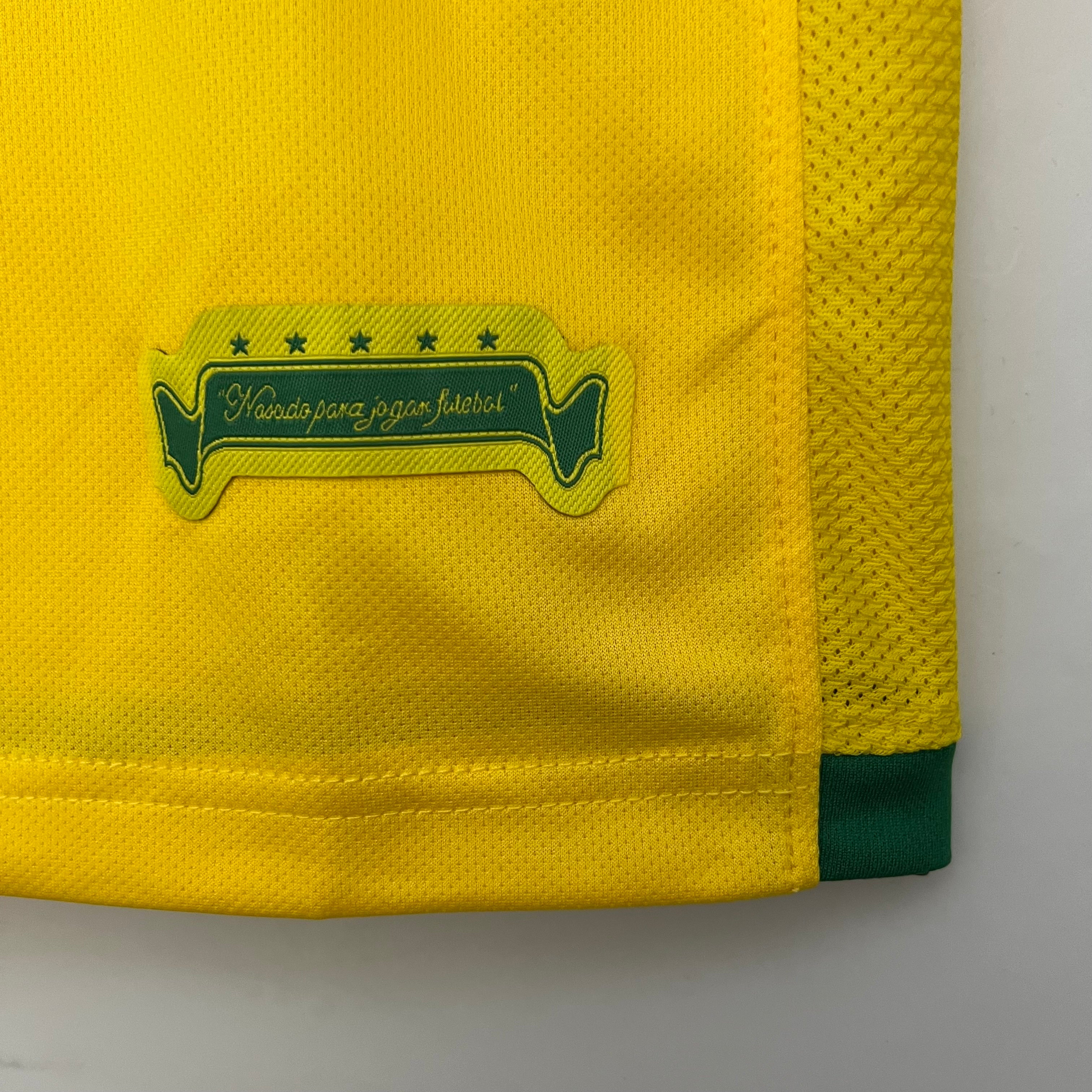 Camiseta Brasil 2006 - Local - Retro