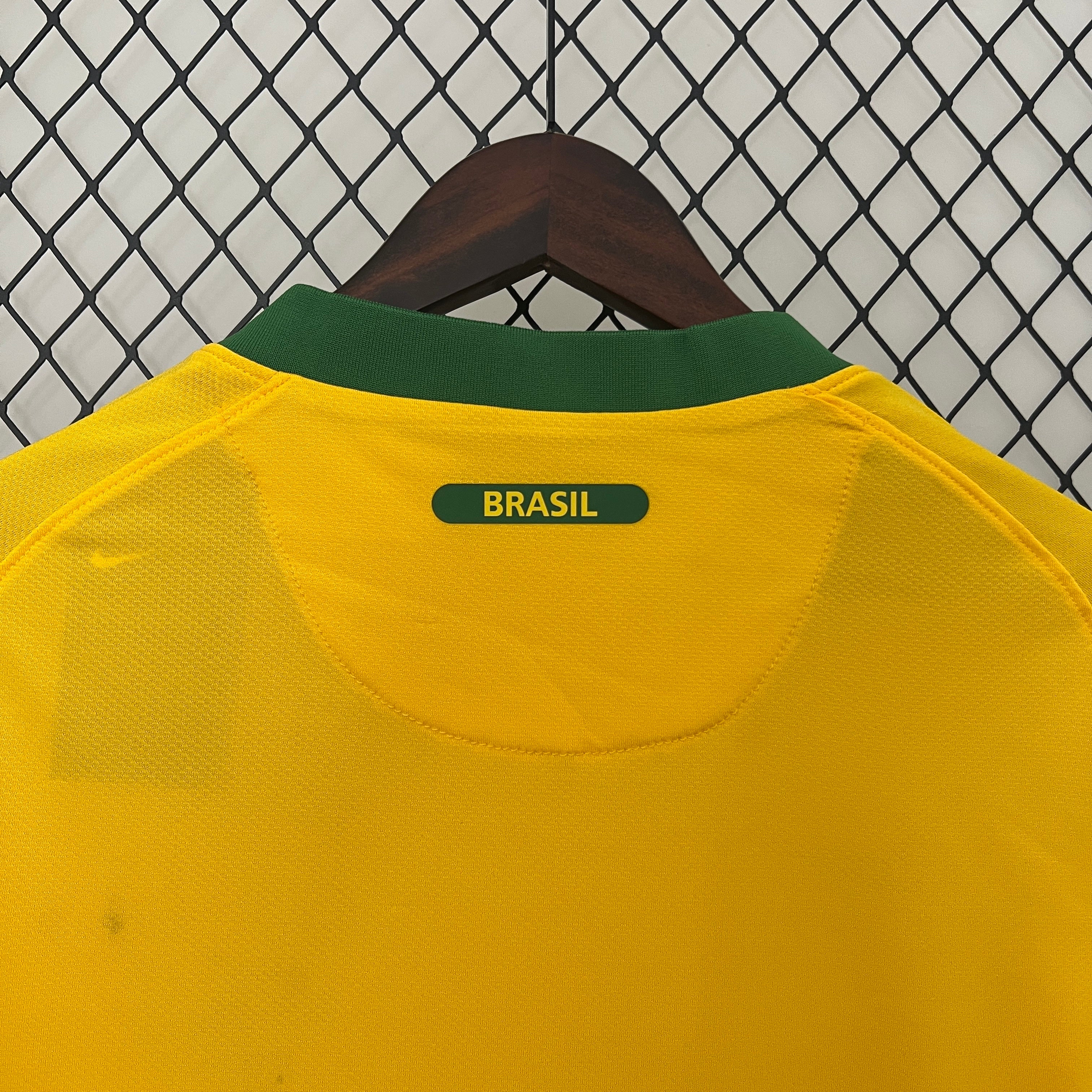 Camiseta Brasil 2010 - Local - Retro