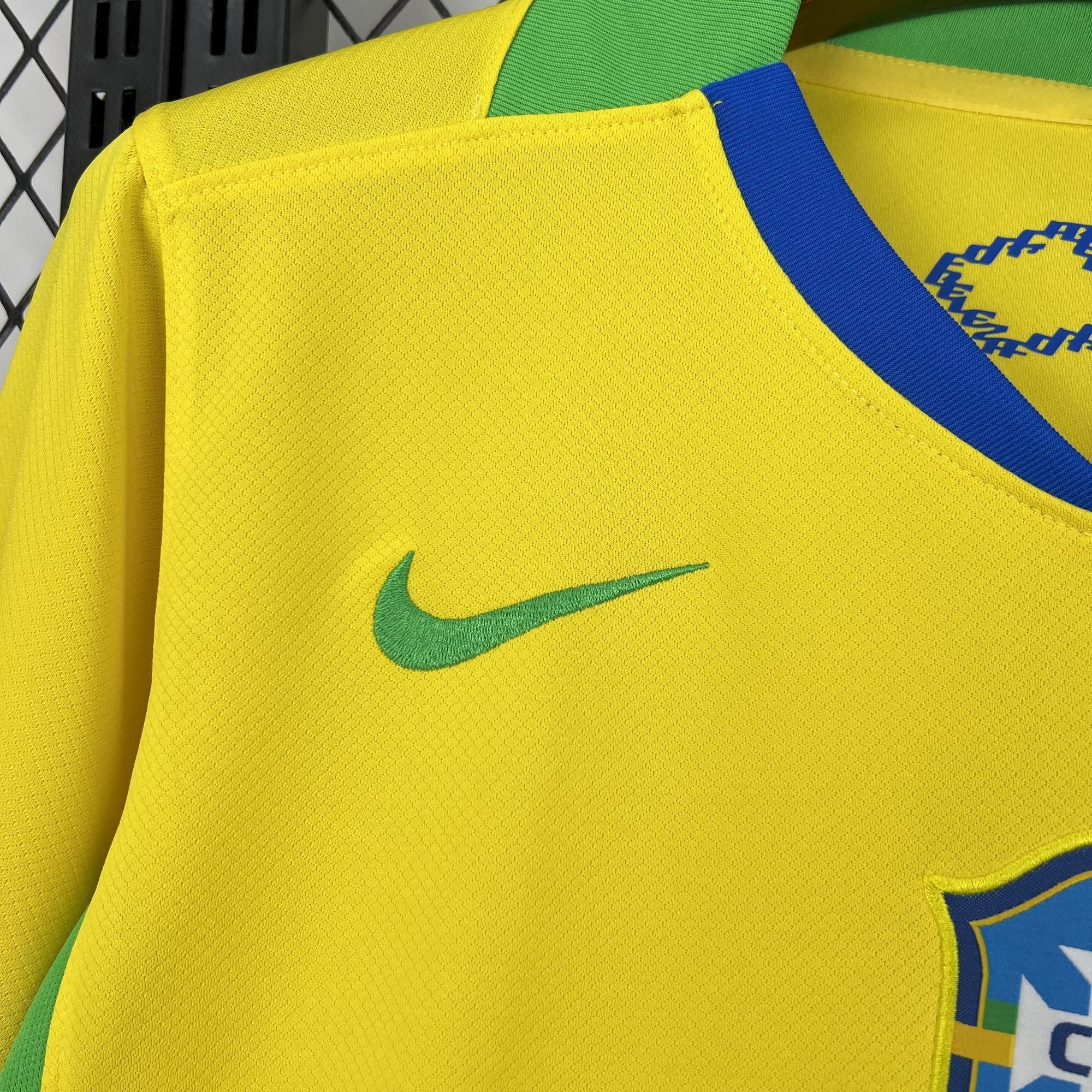 Camiseta Brasil 2025-26 - Local