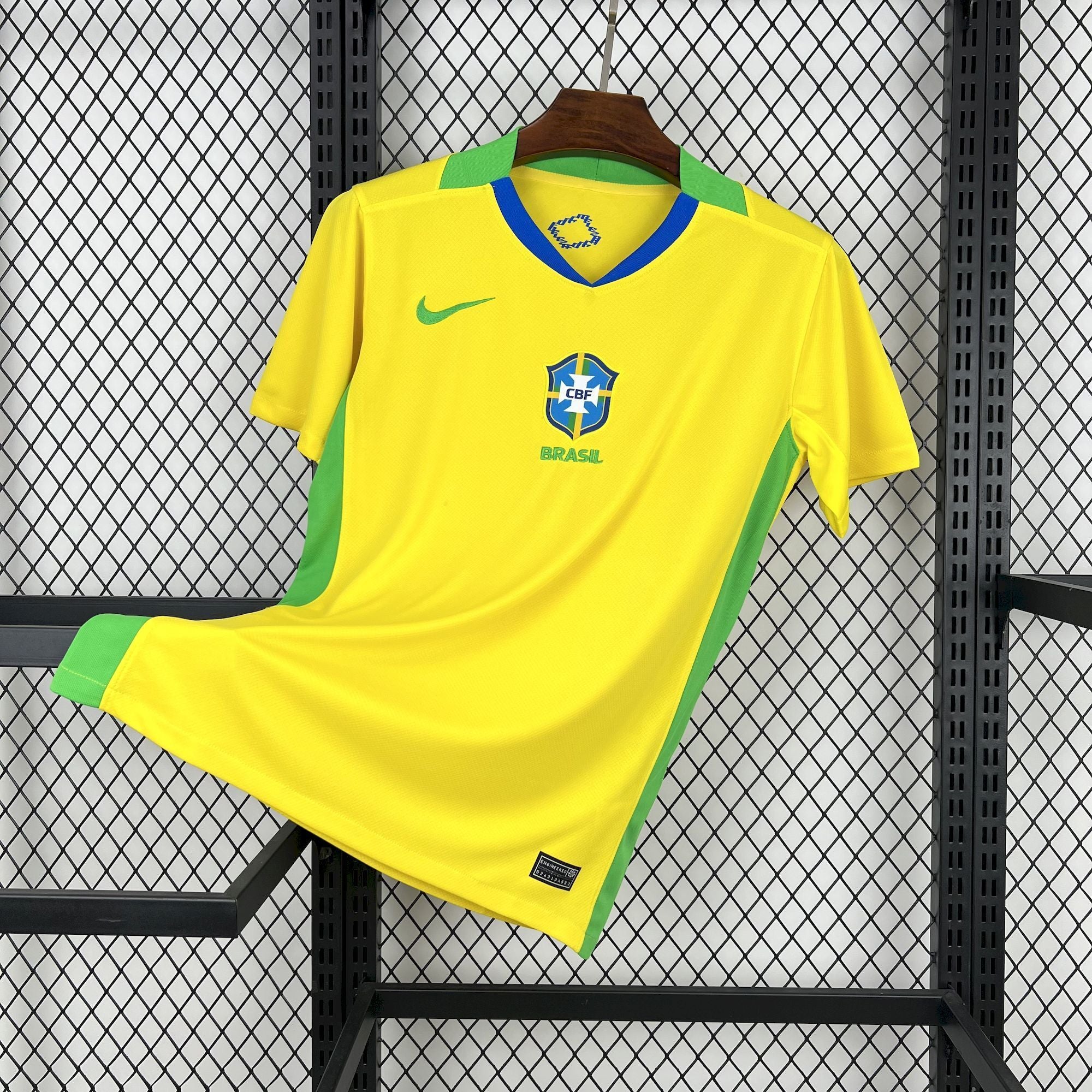 Camiseta Brasil 2025-26 - Local